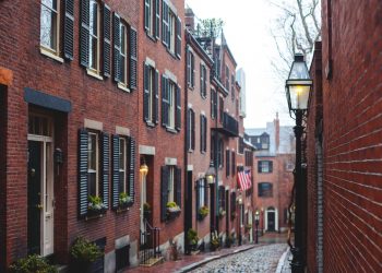 How much does a 4-bedroom apartment cost in Boston