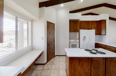 8253 Avenue 37, #37e