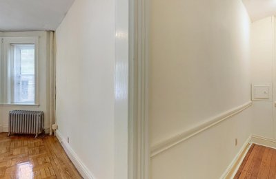 16 Queensberry Street, #5