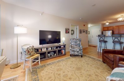 409 Farrell Street, #201