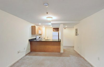32 Queensberry Street, #B