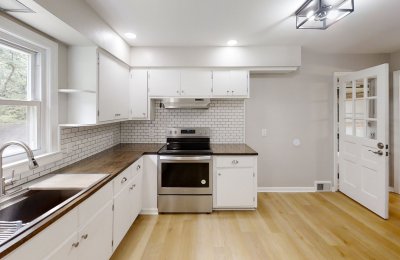 220 Inwood Drive