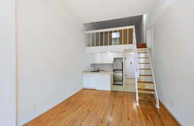 220 East 22nd Street, #2B