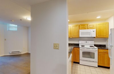 32 Queensberry Street, #B