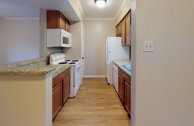 904 University Oaks Boulevard, #80