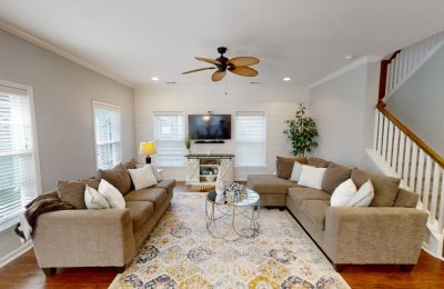 1633 Sparkleberry Lane