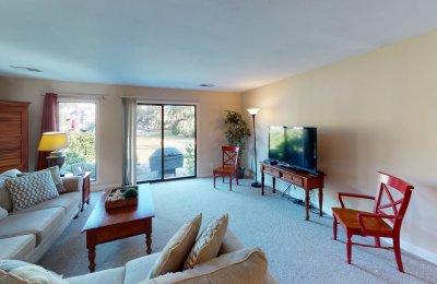 45 Queens Folly Road, #548