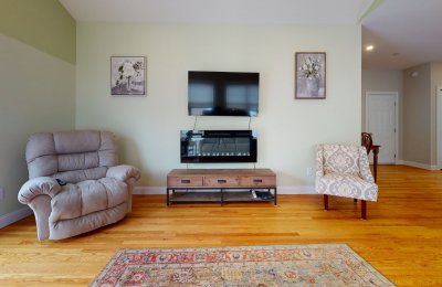 33 Cottage Court, #33