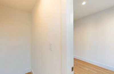 220 East 22nd Street, #6H