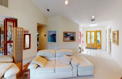 6 Honey Locust Circle