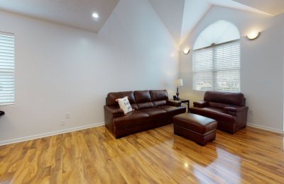 909 Stonebrook Court