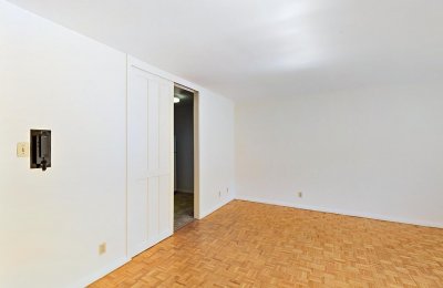 125 Chiswick Road, #102