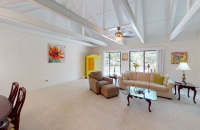 45 Queens Folly Road, #610