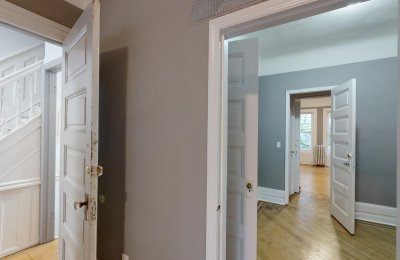 802 Lincoln Place