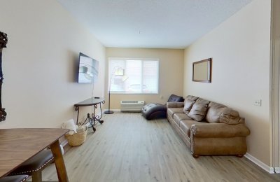 555 Highland Drive, #105
