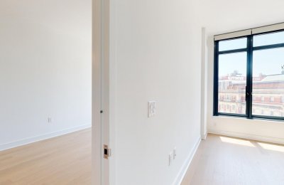 8 Court Square East, #07B