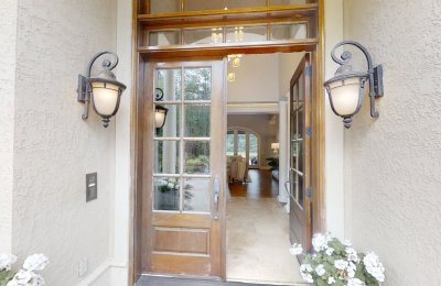 12 Lancaster Boulevard