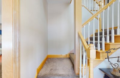 1607 Summit Hl