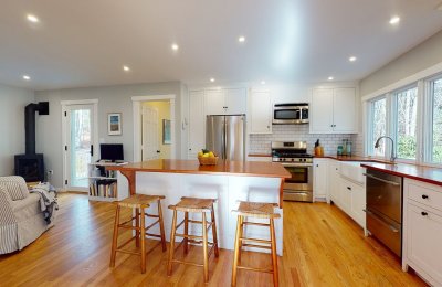 11 Rockbrook Drive