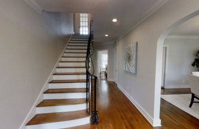 2516 Riverside Drive