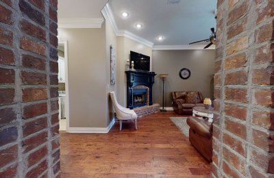 909 Middlebrook Circle