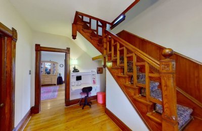 401 East Holum Street