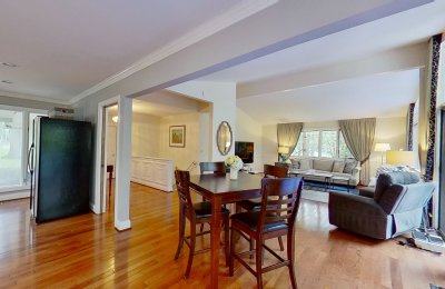 929 Coachway