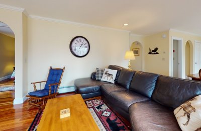 8 Loridan Lane