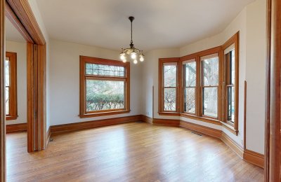 1047 Woodlawn Avenue