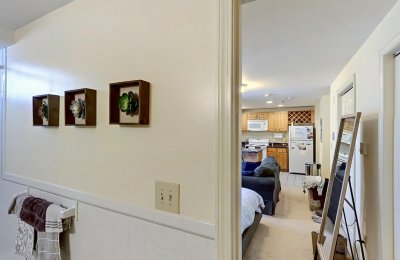 55 Queensberry Street, #B