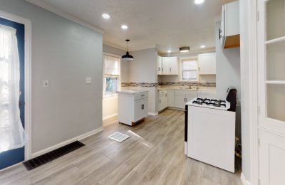 3742 Woodridge Road