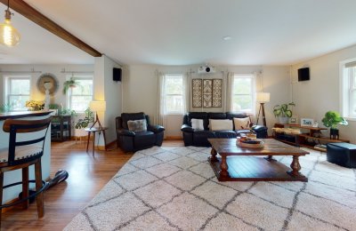 11 Carriage Lane