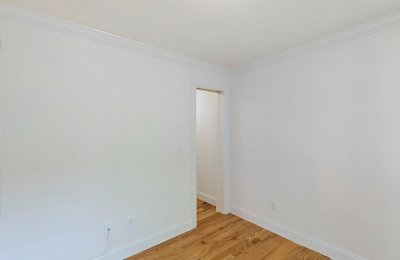 210 East 22nd Street, #4A