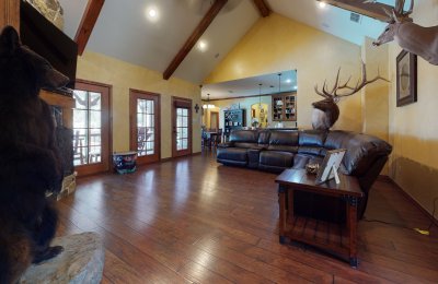 1977 North Hillcrest Drive